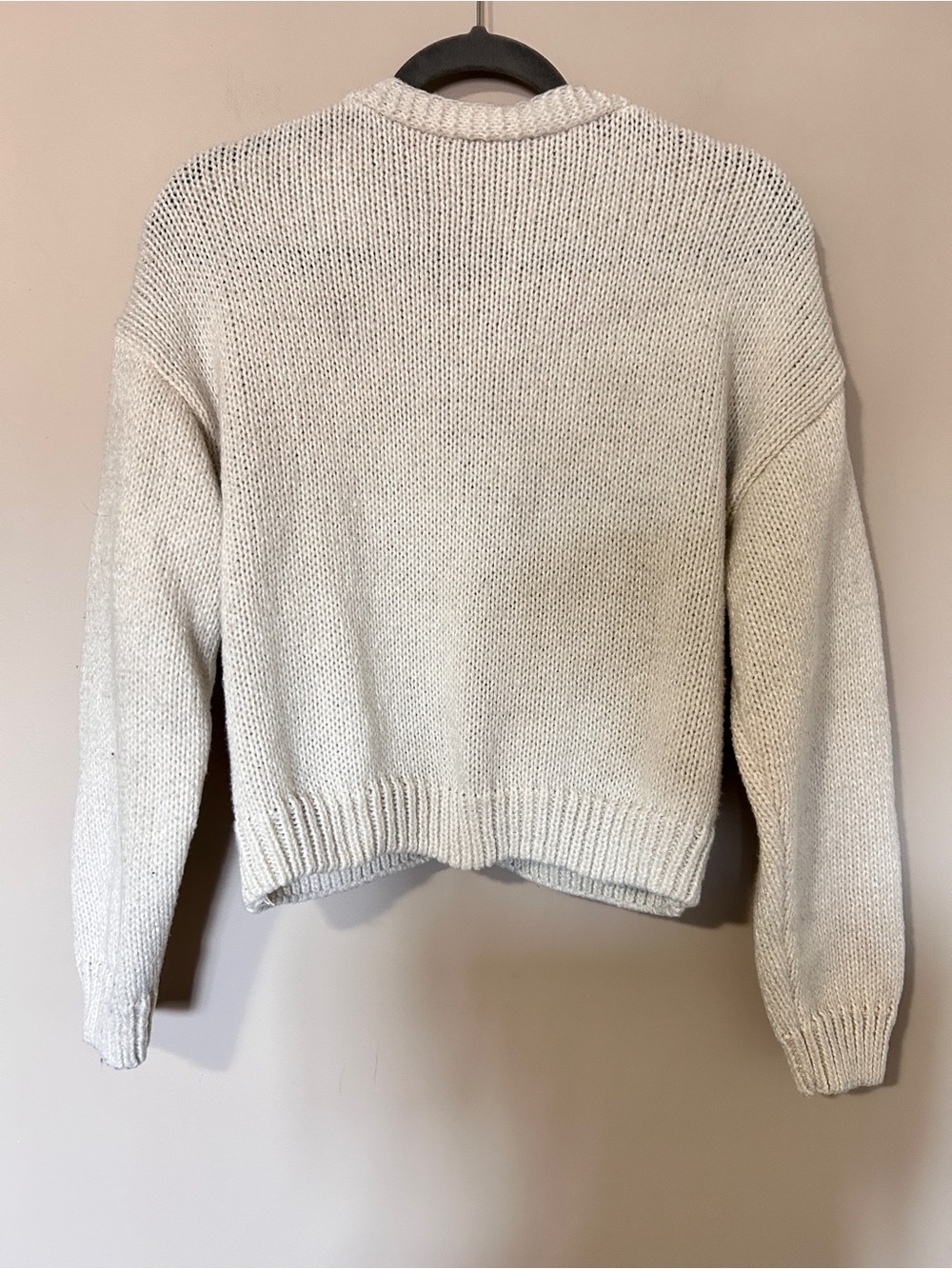 Cider KNIT V-NECK BUTTON FLOWER Cardigan - Picture 4 of 7